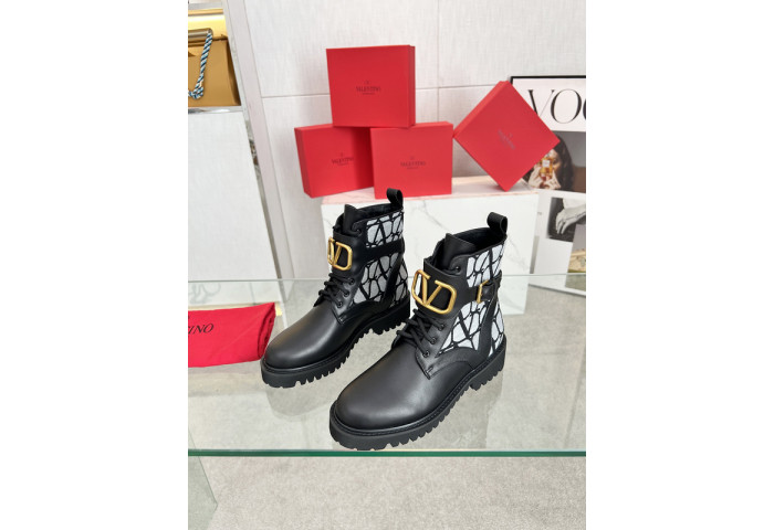 Va*lentino Boots