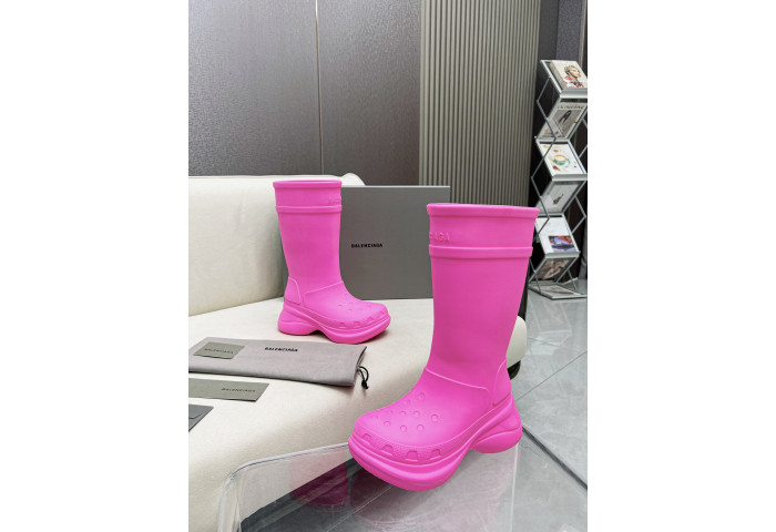 ba*len*cia*ga x Cr*0*s boot pink (w)