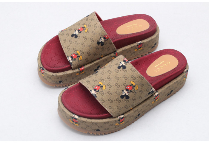 GUCC SANDALS