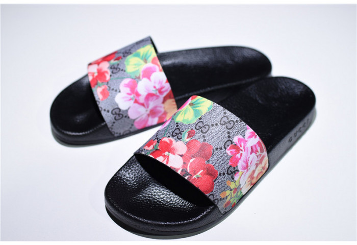 GUCC SANDALS