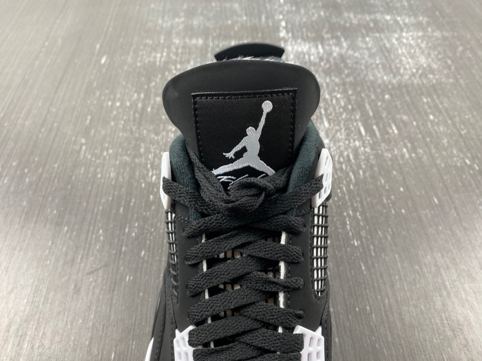 AIR JORDAN 4 RETRO WHITE THUNDER  FQ8135-001