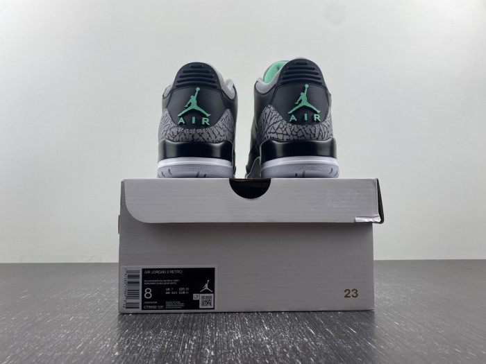 Air Jordan 3 “Green Glow”  CT8532-031