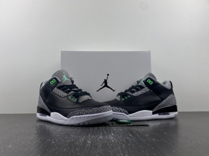 Air Jordan 3 “Green Glow”  CT8532-031