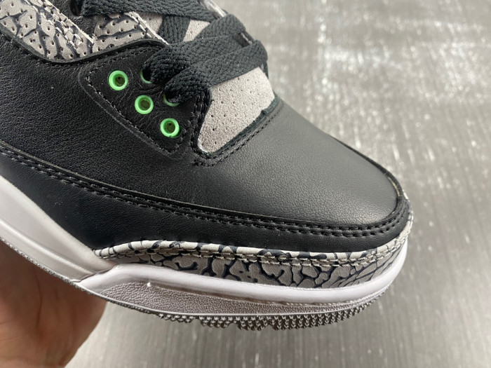 Air Jordan 3 “Green Glow”  CT8532-031
