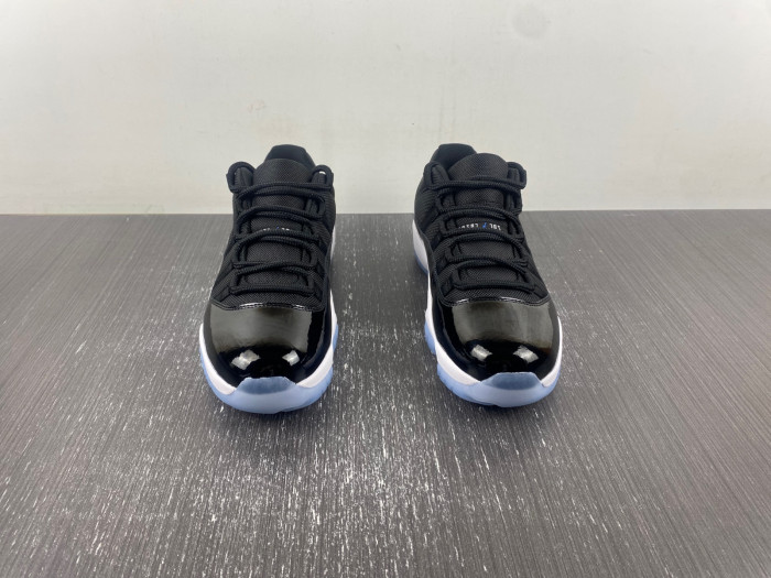 JORDAN 11 RETRO LOW Space Jam  FV5104-004
