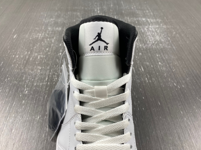 Air Jordan 1 Mid  DQ8426-132