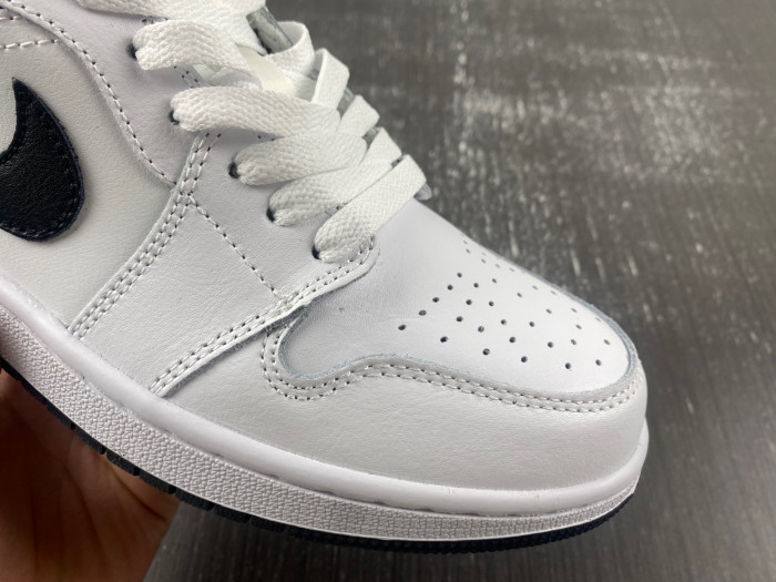 Air Jordan 1 Low white and black 553558-132