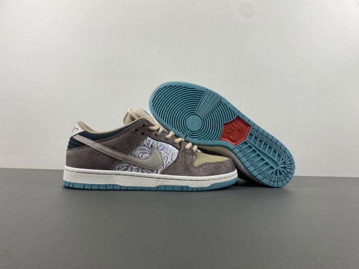 Nike SB Dunk Low Big Money Savings FZ3129-200
