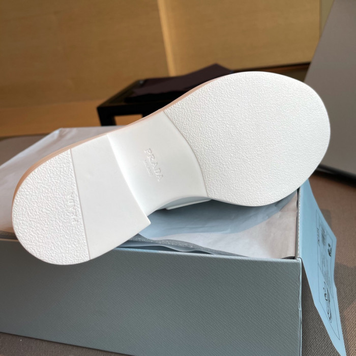 PR0DA LOAFERS
