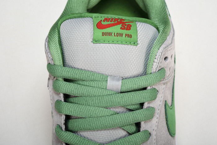 Nike SB Dunk Low Medusa 313170-030