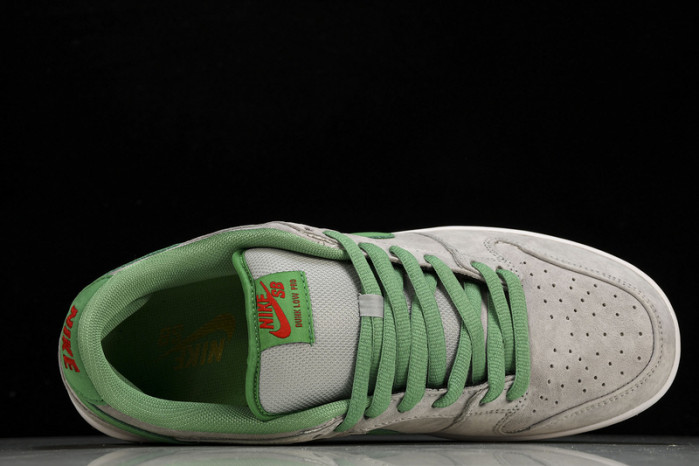 Nike SB Dunk Low Medusa 313170-030