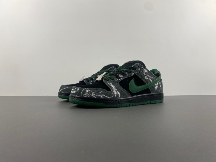 Nike SB Dunk Low There Skateboards     HF7743-001