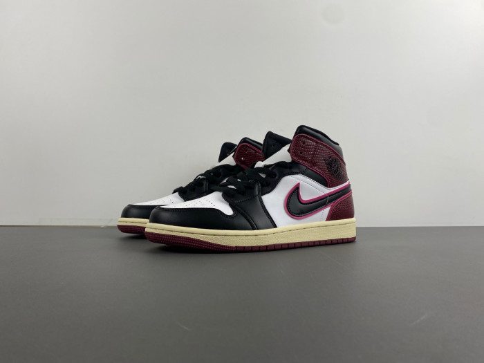Air Jordan 1 High OG Black Red FQ7818-101