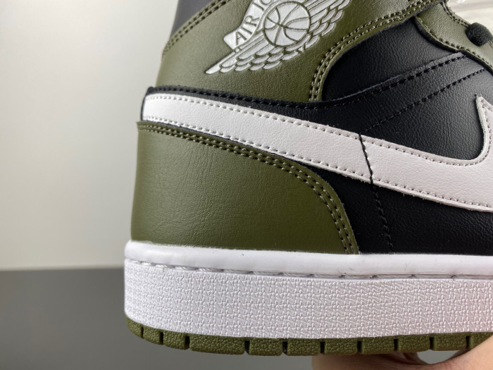 JORDAN 1 mid  BQ8426-092