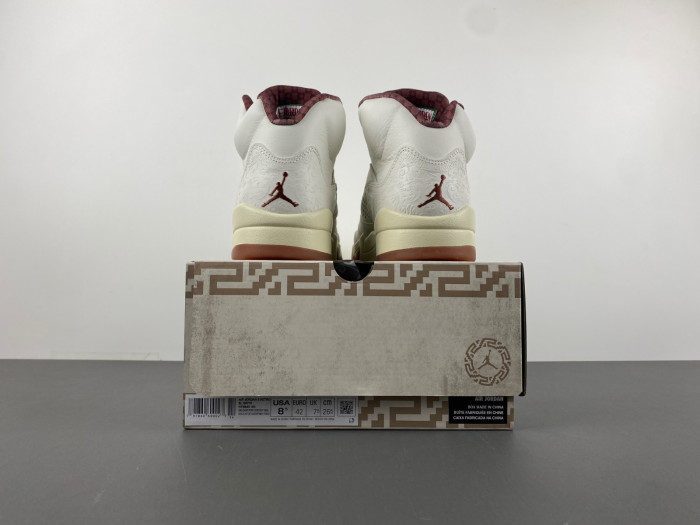 Air Jordan 5 "El Grito" Sail and Dark Pony    HF8833-100