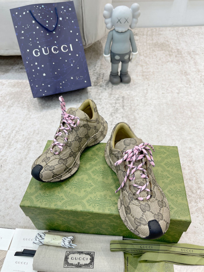 G*u*i run sneaker