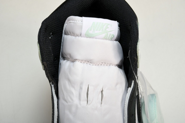 Air Jordan 1 Retro High OG NRG 861428-102