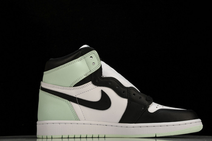Air Jordan 1 Retro High OG NRG 861428-102