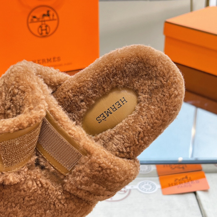 H**mes winter sandals