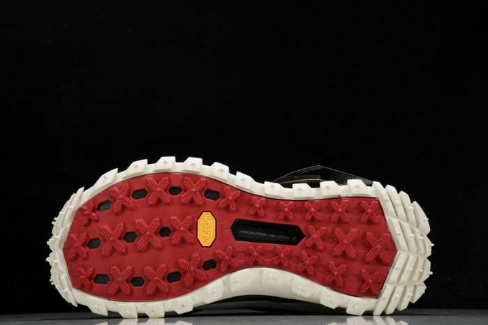MONCLER TRAILGRIP GORE-TEX