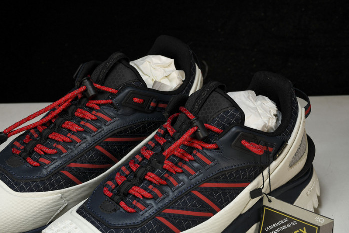 MONCLER TRAILGRIP GORE-TEX