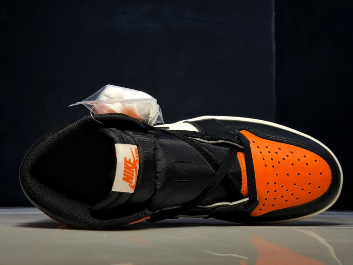 Jordan 1 Retro High Shattered Backboard 555088-005