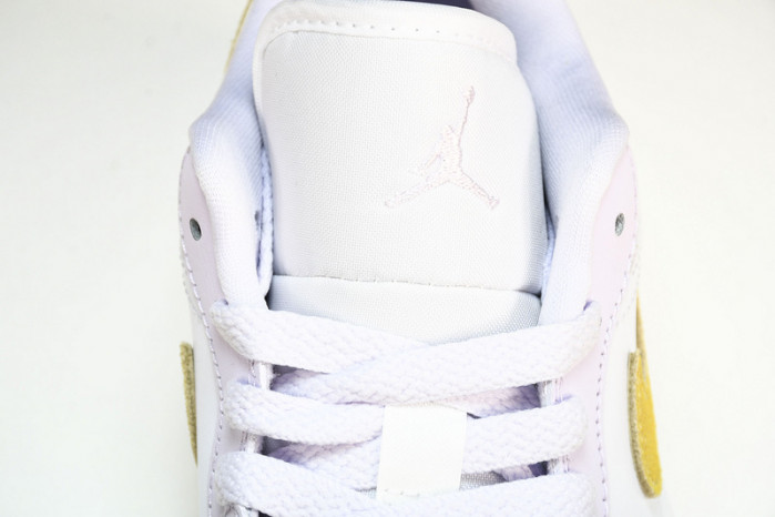 Jordan 1 Low Barely Grape DC0774-501