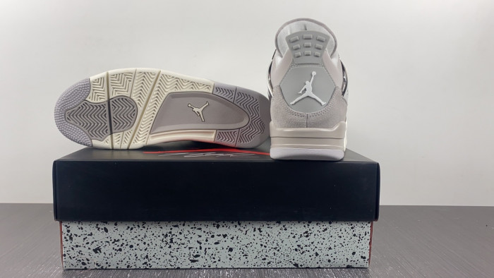 Jordan 4 Retro Frozen Moments AQ9129-001