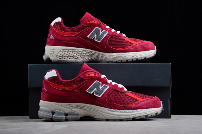 New Balance 2002R Bordeaux M2002RHA
