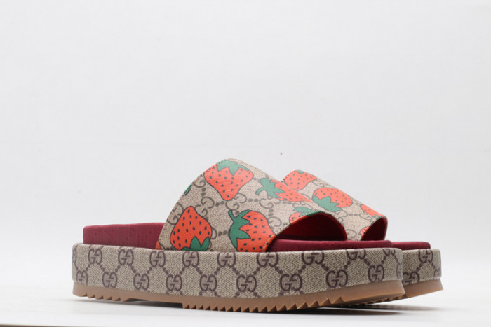 GUCC SANDALS