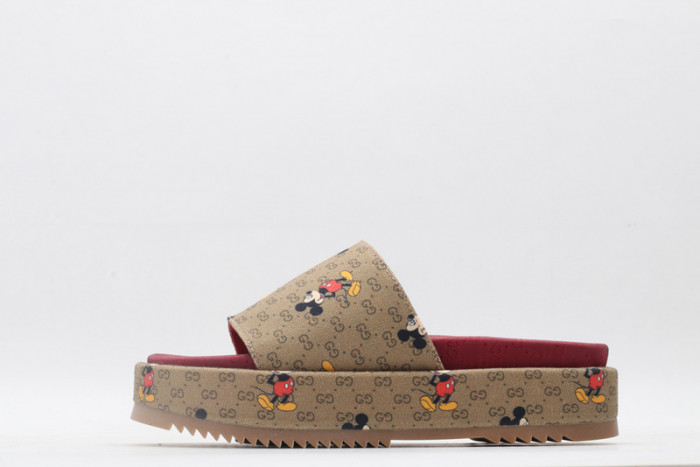 GUCC SANDALS
