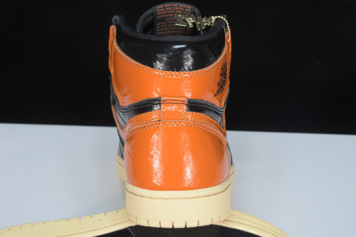 Jordan 1 Retro High Shattered Backboard 3.0 555088-028