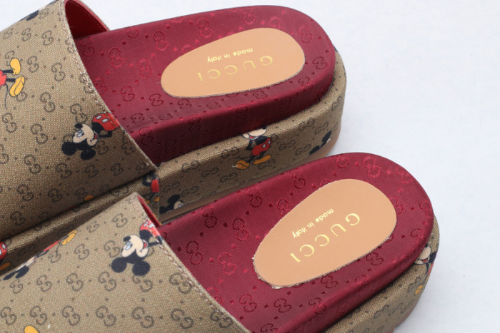 GUCC SANDALS