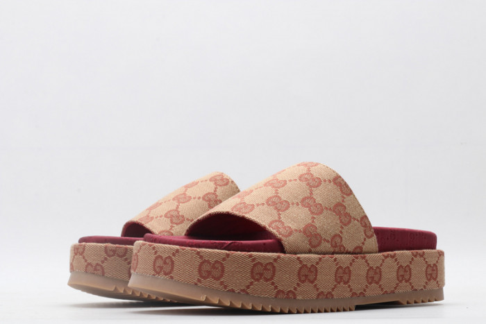GUCC SANDALS