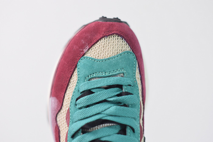 Nike Vaporwaffle sacai Villain Red Neptune Green   DD3035-200
