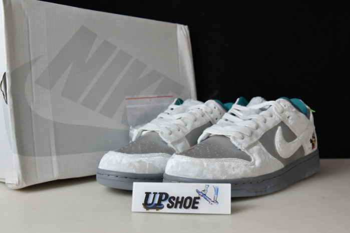 NIKE WMNS DUNK LOW