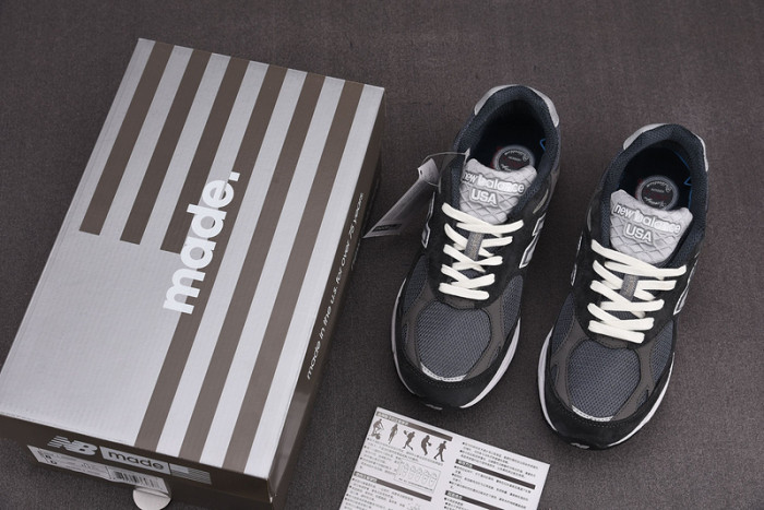 KITH x New Balance 990 V3“Tornado” M990KT3